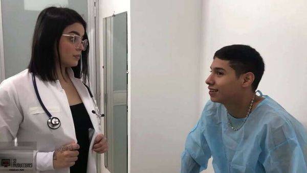 The physician performs oral sex on the patient, She insists that intercourse is necessary for my cure - xxxfiles.com on gratiscinema.com