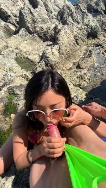 Asian amateur gives an outdoor blowjob - drtuber.com on gratiscinema.com