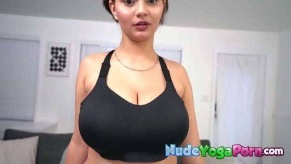 Curvy Teen Crystal Chase in Nude Yoga Solo Session - porntry.com on gratiscinema.com