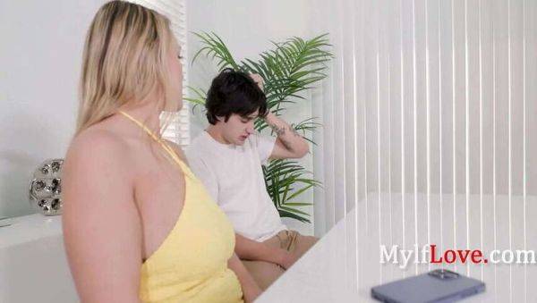 Mom to the Rescue: Hairy MILF Joslyn Jane in Tough Times - xxxfiles.com on gratiscinema.com