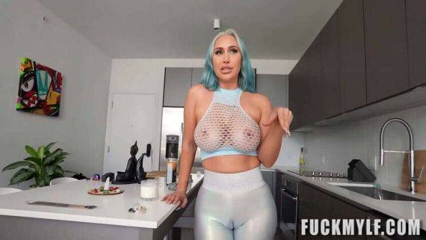 Nina Kayy: Blue-Themed Blowjob & Hardcore - veryfreeporn.com on gratiscinema.com