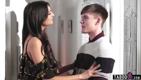 Lustful Latina Teen Eliza Ibarra Gushes Everywhere on Boyfriend's Face - porntry.com on gratiscinema.com