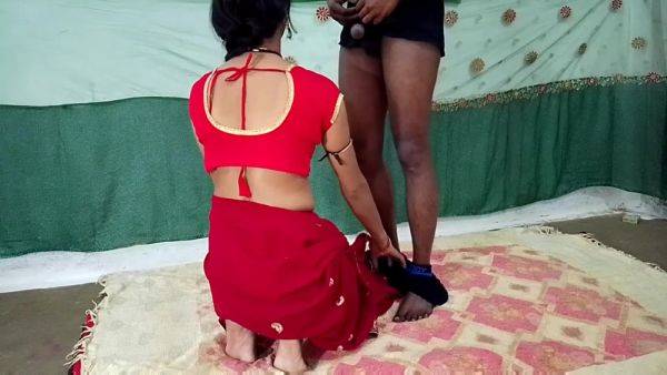 Devar Bhabhi In Padosan Bhabhi Ko Tange Chaudi Karke Choda Or Bhabhi Ko Khub Land Chuswaya Or Ki Land Se Hi Mang Bhar Di - desi-porntube.com on gratiscinema.com