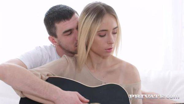 Guitar lesson fuck with teen Ria - porntry.com - Russia on gratiscinema.com